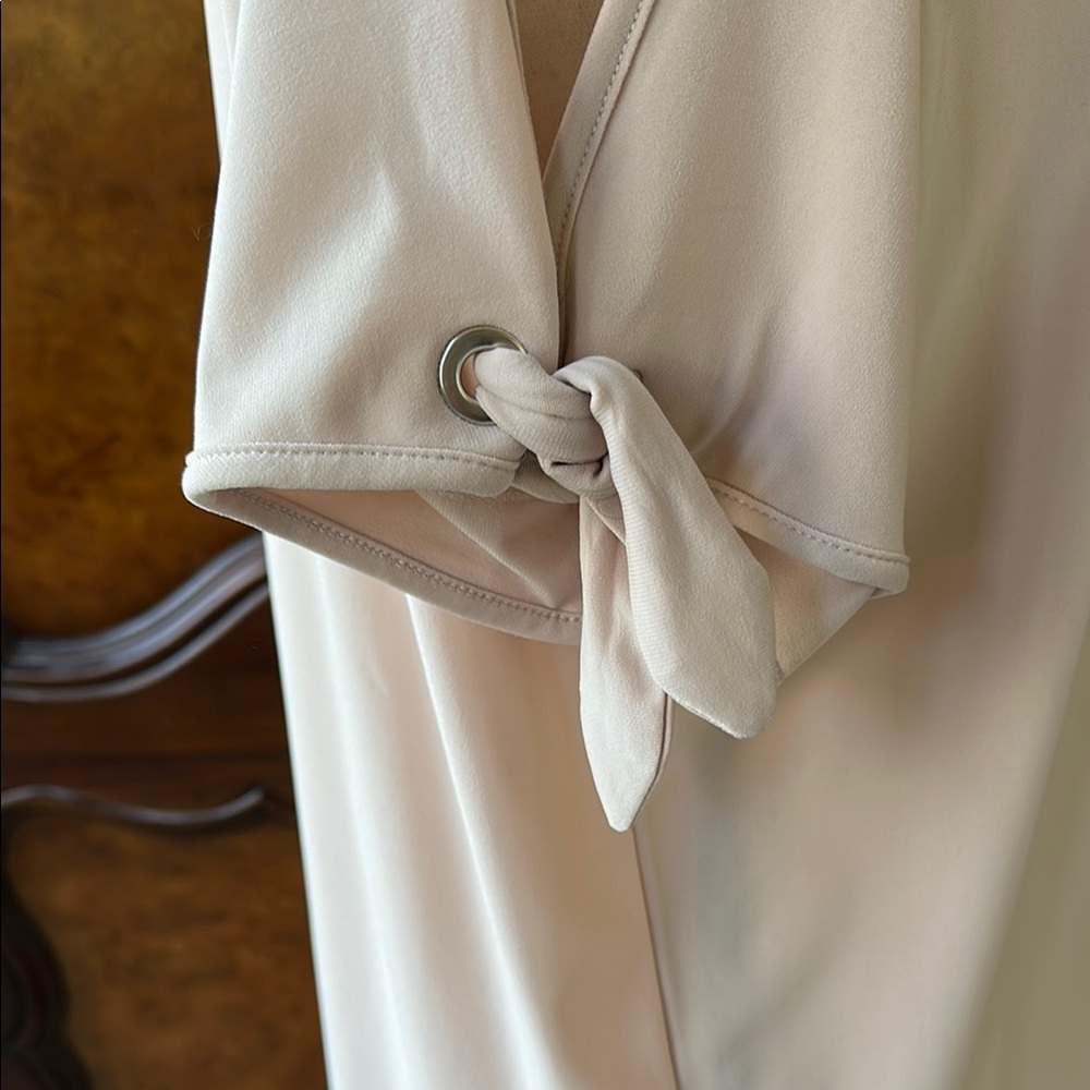 DKNY Cold Shoulder Top - Picture 6 of 11